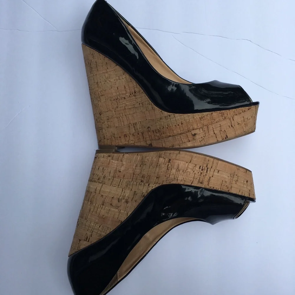 Le chateau blk patent leather cork platform wedges